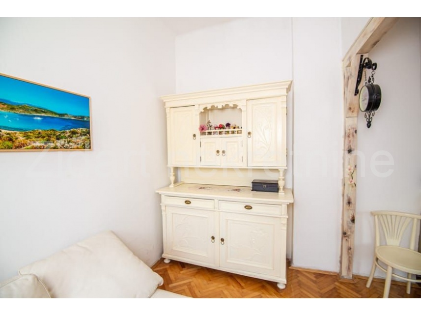Квартира, 1033 м², 256 000$ — FAKTOR